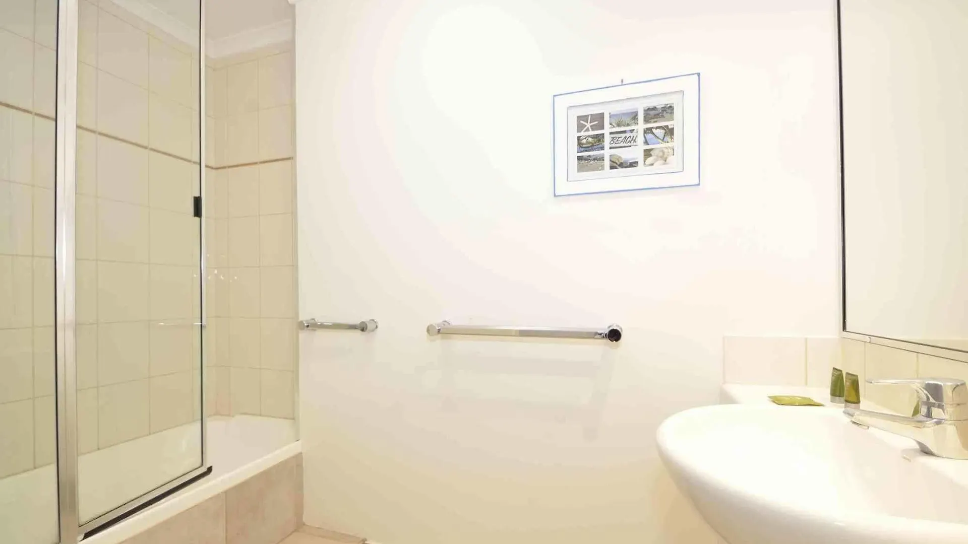 Bermuda Villas Sunshine Coast Aparthotel
